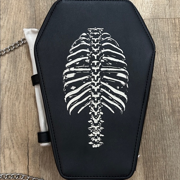 Black Coffin Crossbody Bag with Skeleton Design glow in the dark - Picture 3 of 11